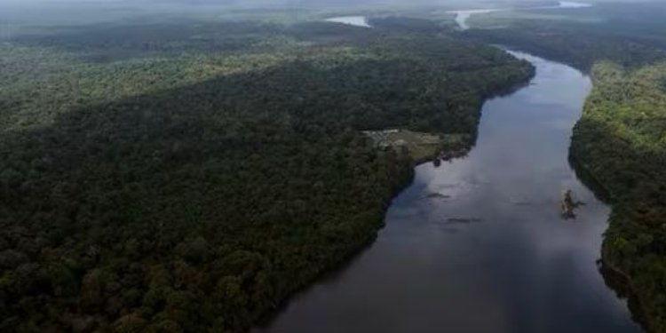Desaparece Helicóptero con Siete Personas en la Frontera de Guyana en Medio de Tensiones Territoriales