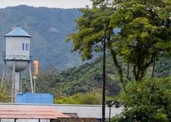 IBAL repara válvula de distribución que afecta el servicio de agua en el Centro