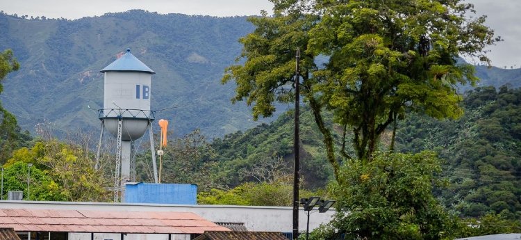 IBAL repara válvula de distribución que afecta el servicio de agua en el Centro