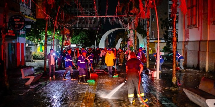 Con las botas puestas madrugaron a lavar la “Tercera”