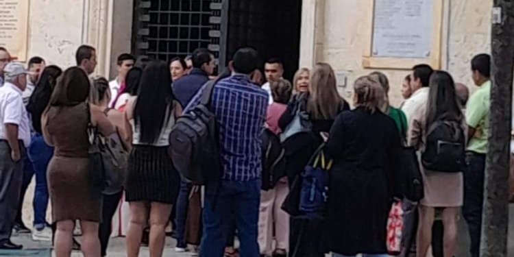 Alcaldesa de Ibagué reclama puntualidad en el trabajo de sus colaboradores