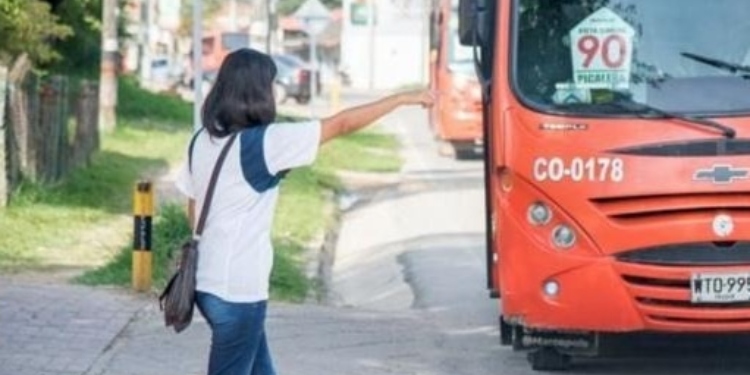 El servicio de busetas en Ibagué aumentó $200, pero puede subir más