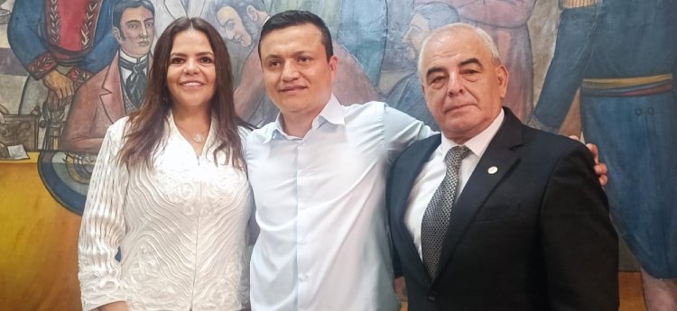 Arturo Castillo no siguió lineamientos del partido Conservador y se hizo elegir presidente