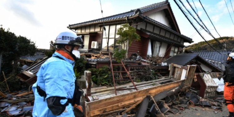 Terremoto en Japón deja hasta ahora 48 muertos y enormes daños