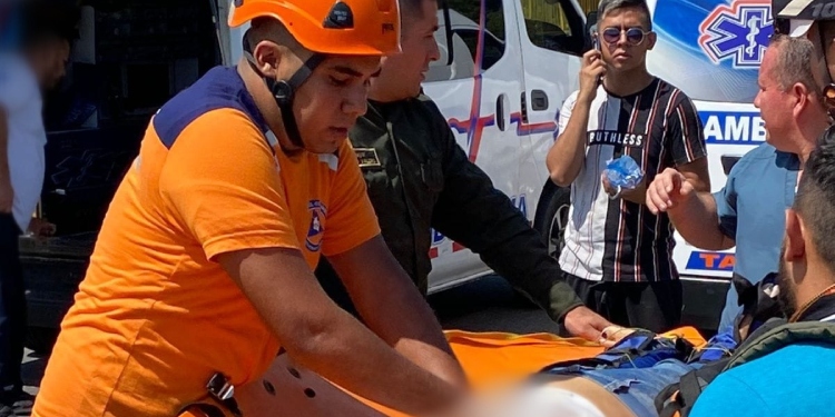 Falleció la mujer que se lanzó del puente