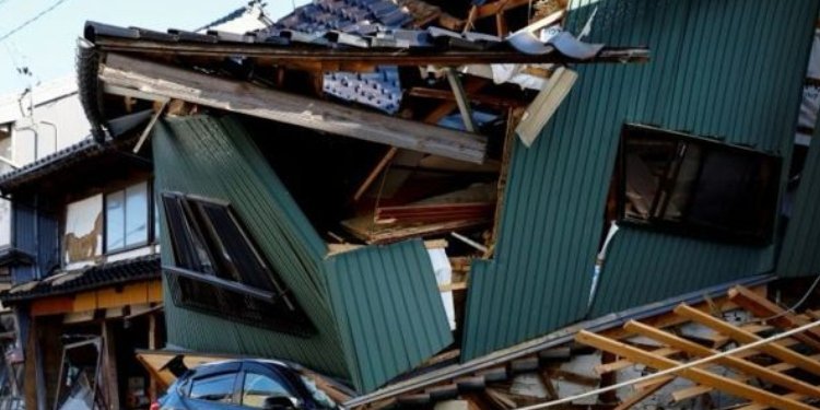 Aumenta a 64 la cifra de víctimas del terremoto en Japón mientras continúan los sismos