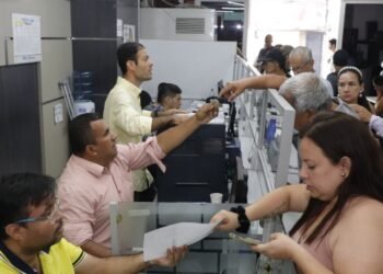 Ibaguereños acudieron masivamente a solicitar recibo del predial