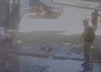 Robo a mano armada en un lavadero de carros quedó grabado en video