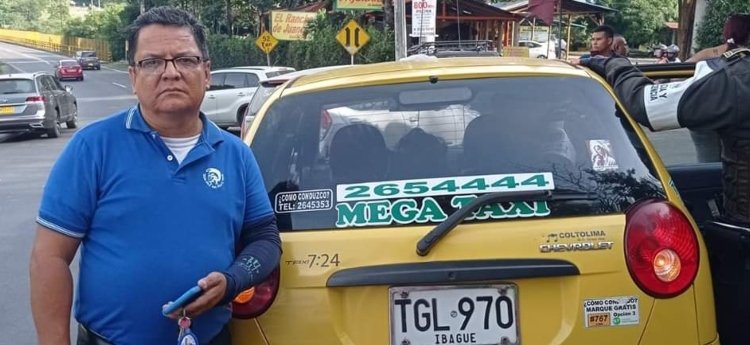 Un taxista le salvó la vida a una bebé y su madre, quien pretendía lanzarse del puente de la variante