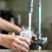 ¿Es mejor filtrar o hervir el agua? Especialistas explican las diferencias y beneficios