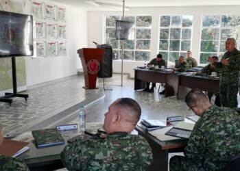 Con éxito se llevó a cabo la primera reunión estratégica de comandantes de la Quinta División del Ejército Nacional