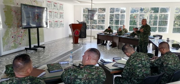 Con éxito se llevó a cabo la primera reunión estratégica de comandantes de la Quinta División del Ejército Nacional