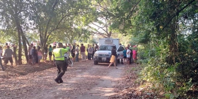 Sujeto bajo la modalidad de ‘cosquilleo’ le hurtó el celular a una abuelita en una buseta