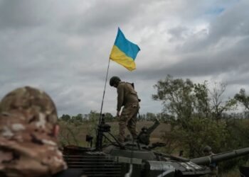 Ucrania rechaza propuesta del papa Francisco de izar la bandera blanca para negociar con Rusia