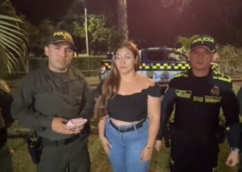 Una mujer y un niño herido en atraco por un celular