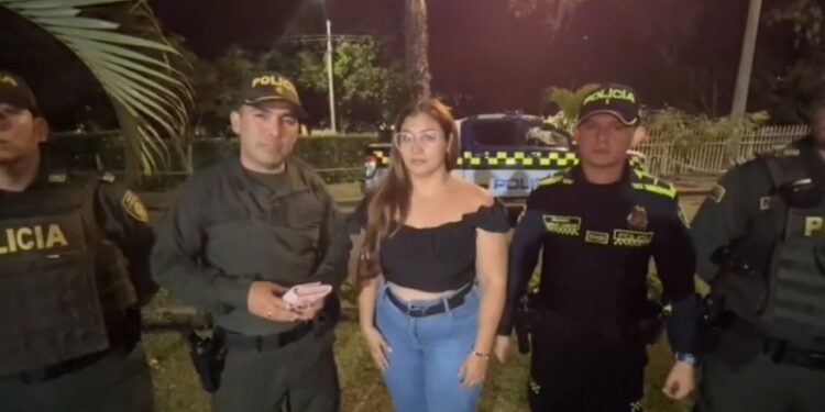 Una mujer y un niño herido en atraco por un celular