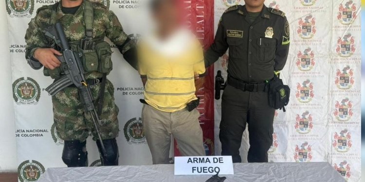 Detenido sujeto con un arma de fuego en zona rural de Chaparral