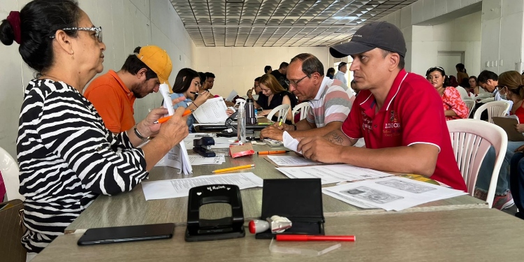 Se posesionan 220 nuevos docentes en el Tolima