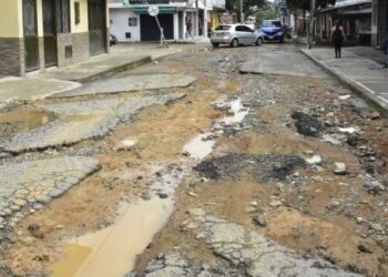 “Ninguna administración nos visita, nos tienes abandonados”: Ibaguereño denuncia mal estado de vía en el barrio Nuevo Amanecer