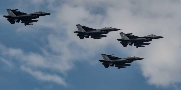 Argentina compra 24 aviones de combate F-16: inversión histórica en defensa