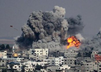 Después del ataque de Irán a Israel, incertidumbre y temor a represalias marcan el panorama en Medio Oriente