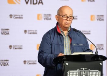 Disidencias de las Farc anuncian “reorganización interna” antes de diálogos de paz en Colombia