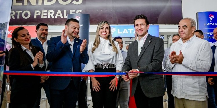 Alcaldesa anunció que ya están en Ibagué el sistema de luces para el Aeropuerto Perales