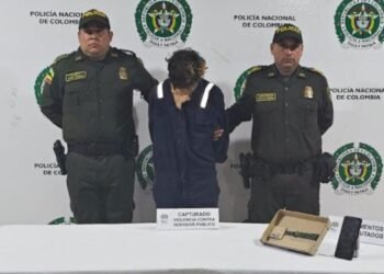 ‘Casa por cárcel’ a presunto ‘capucho’ señalado de agredir a dos policías en el CAI Estadio