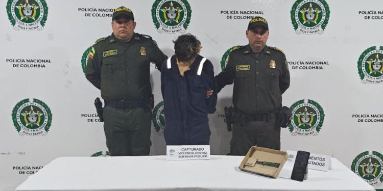 ‘Casa por cárcel’ a presunto ‘capucho’ señalado de agredir a dos policías en el CAI Estadio