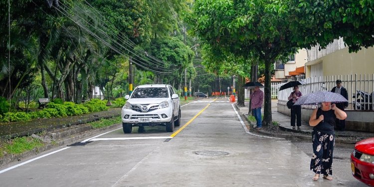 En 16 días fue construida vía de Casa Club
