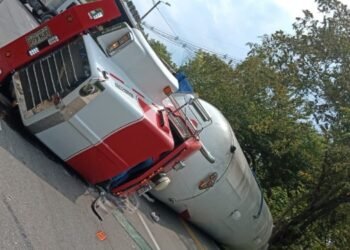 Carro tanque se volcó en la vía Espinal – Flandes 