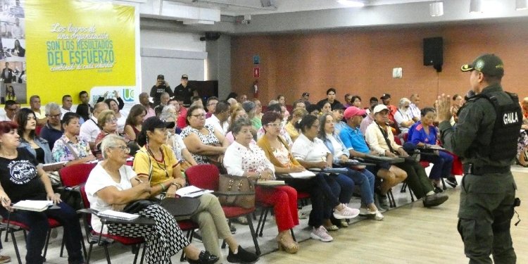 Gaula de la Policía y Ejército capacitaron a líderes comunales de Ibagué en prevención de delitos