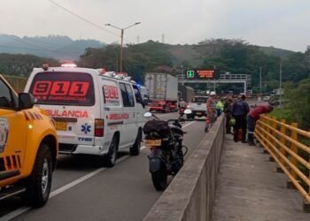 Un hombre tomó fatal decisión en el puente de La Variante