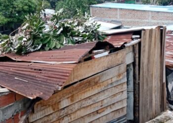 Alcaldía entregó ayudas a familias damnificadas por tormenta eléctrica en Ibagué