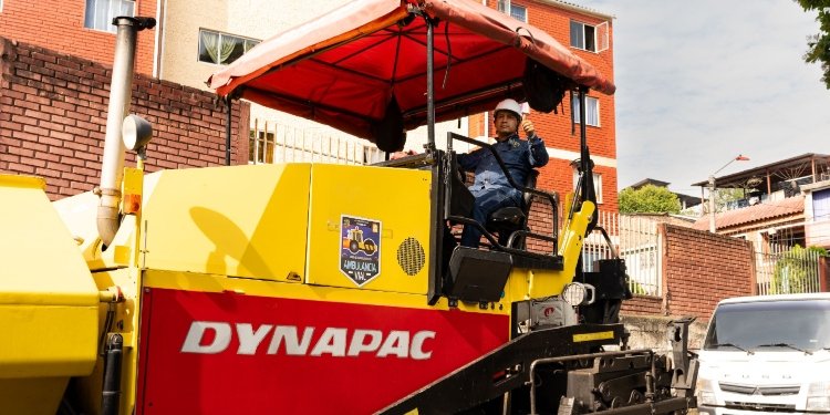 En Ibagué, la Alcaldía dispuso de una maquinaria para tapar huecos que están en estado crítico