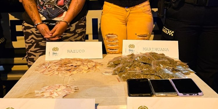 Capturadas dos mujeres iban en una moto y con 800 dosis de estupefacientes