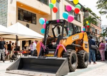 Alcaldía entregó maquinaria que beneficiará a los campesinos de Ibagué 