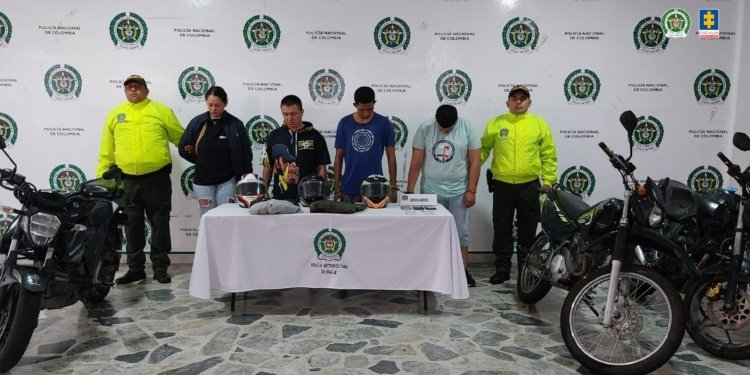 Enviados a la cárcel alias ‘Carlitos’, ‘Papero’ y otros dos capturados por tener motos, y celulares robados