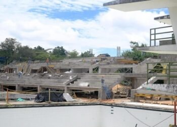 Alcaldía señaló que inició la fase de impermeabilización de las obras en las Piscinas de la 42