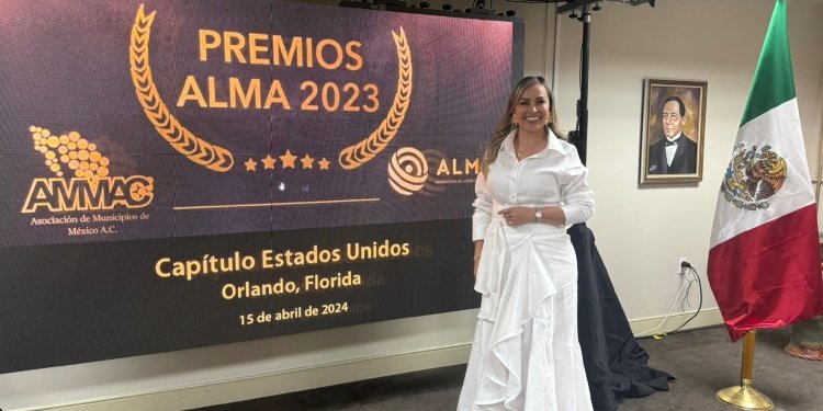 Alcaldesa Johana Aranda recibió Premio Internacional por sus políticas de género y equidad