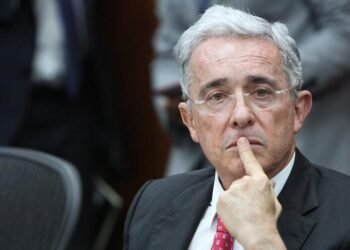 Álvaro Uribe romperá su silencio tras llamado a juicio por manipulación de testigos