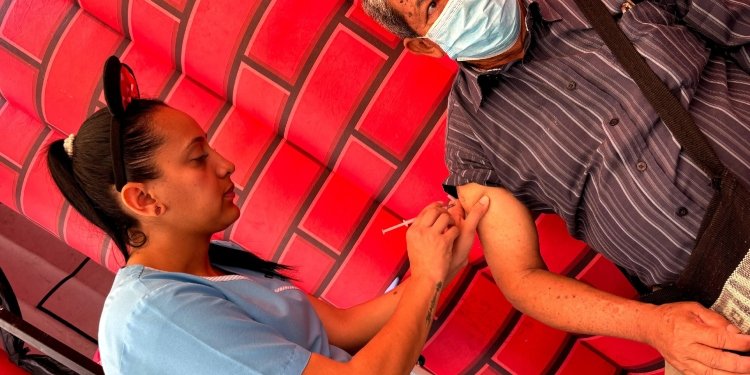 Durante la jornada nacional de inmunización, más de 500 personas fueron vacunadas en Ibagué