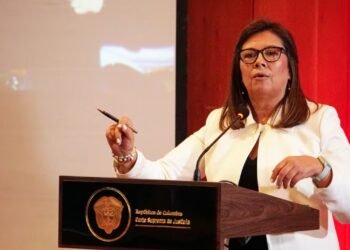 Cambio en la Fiscalía: Julio Sánchez Cristo anuncia fin de privilegios en el manejo de información