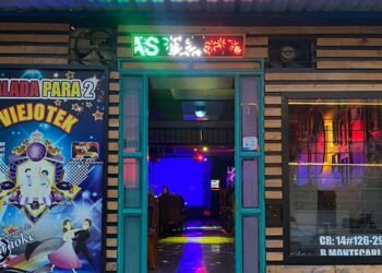 Descubre la sensación del entretenimiento en Ibagué: Karaoke Bar Balada para 2