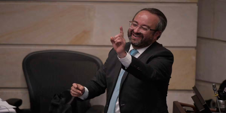 Corte Suprema llama a juicio a exsenador del Centro Democrático por presunta corrupción