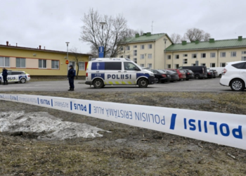 Niño de 12 años asesinó a balazos a compañero e hirió a otros dos en escuela de Finlandia