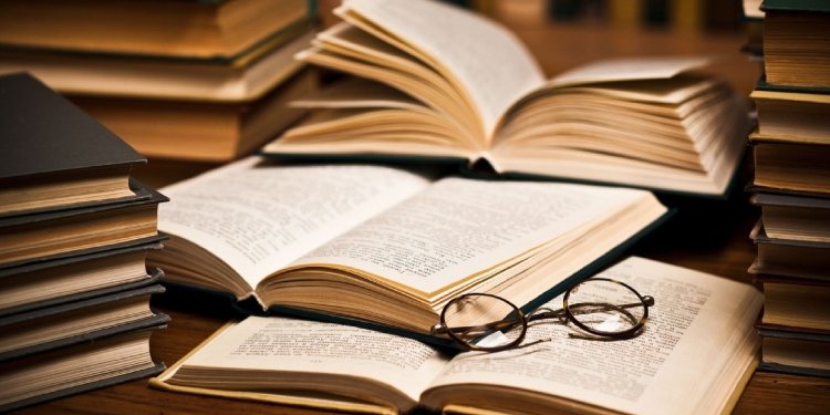 Tres libros de autores colombianos recomendados para el día del idioma 