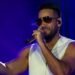 Romeo Santos desmiente rumores de paro cardíaco y asegura continuidad de su gira musical