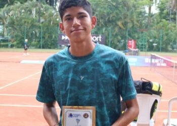 Brillante actuación de Santiago Segovia en el COSAT de Tenis 