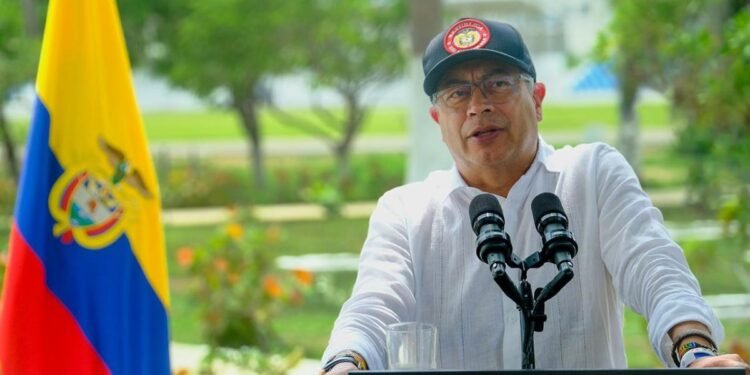 Petro niega compra de congresistas tras escándalo en la UNGRD